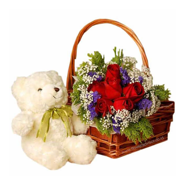 Teddy Treat basket - Romance